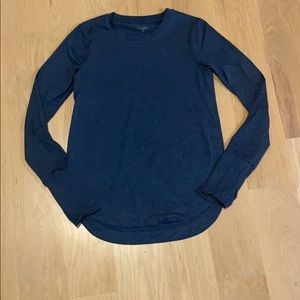 Athleta women long sleeve shirts